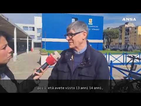 Tre giovani sorpresi a scuola con coltelli a Caivano, don Patriciello: “Sconvolto”