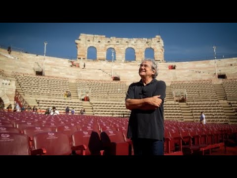 Carlo Rovelli: «Vi spiego perché tutte le cose sono uguali (e perché i pesci sono felici)»