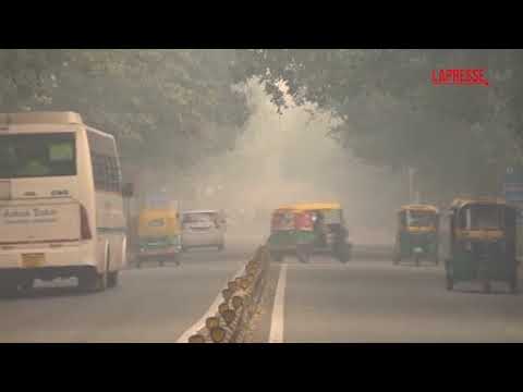 India, New Delhi soffocata dallo smog dopo Diwali: AQI oltre i livelli di sicurezza