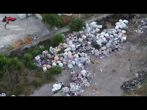 A San Gennaro Vesuviano una discarica abusiva con rifiuti speciali