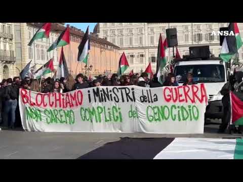 A Torino la protesta pro Pal: “Blocchiamo i ministri della guerra”