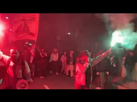 Le immagini della manifestazione di Bologna per la Flotilla: il corteo blocca i viali