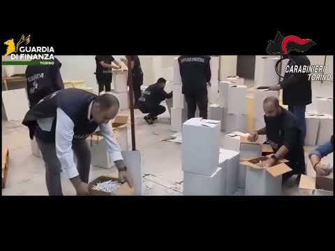 Torino, scoperta maxi fabbrica di sigarette di contrabbando. Avrebbe evaso 140 milioni di euro