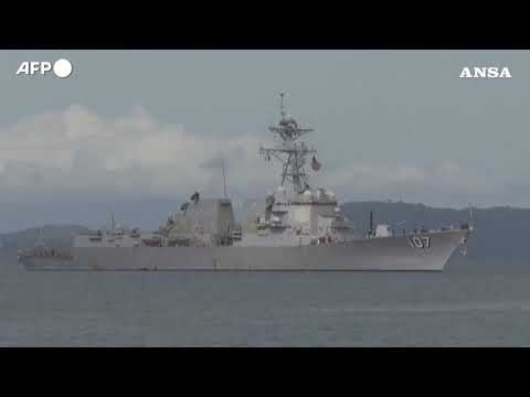 Cacciatorpediniere americano USS Gravely a 10 km dalle coste dela Venezuela