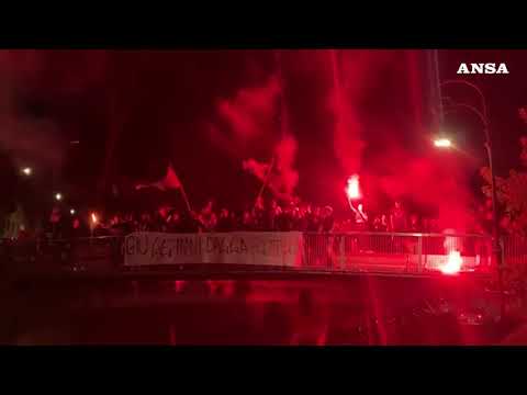 “Giu’ le mani dalla Flotilla”, blitz notturno degli studenti dell’Osa a Roma