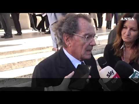 Manovra, Gros Pietro: “Banche abituate a contribuire a crescita”