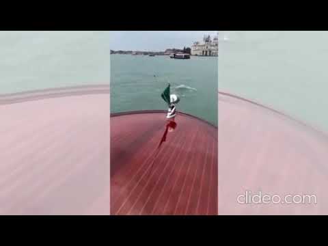 I salti di Mimmo, il delfino di Venezia che tutti cercano di salvare: il video