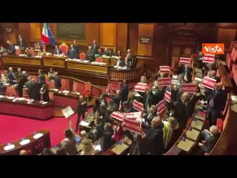 «No ai pieni poteri», la protesta delle opposizioni al Senato dopo voto su Riforma della giustizia