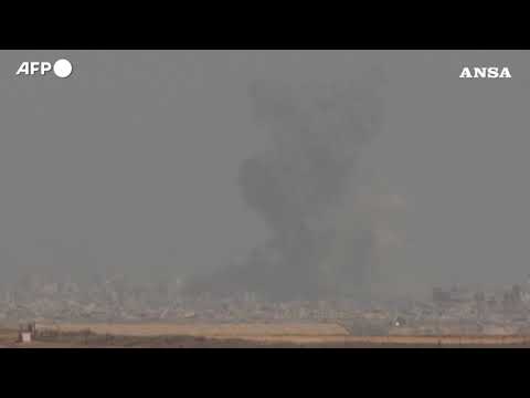 Colonne di fumo su Gaza, per l’Idf resta “zona di combattimento pericolosa”