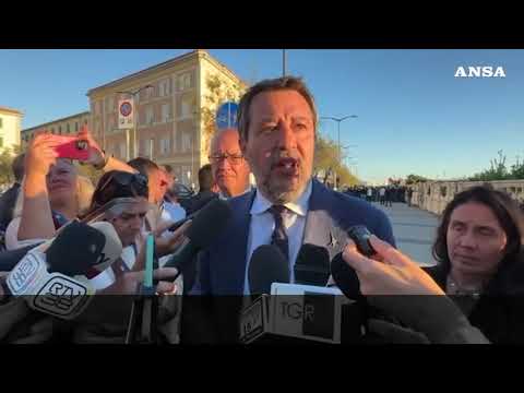Salvini contestato a Livorno: “Calci e sputi, bloccano ministri”