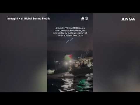 Attacco nuova Flotilla, durante l’abbordaggio israeliano gli attivisti gettano i dispositivi in mare