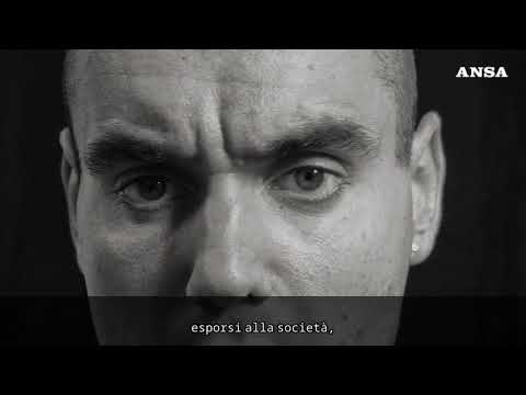 Francesco Zizola: “Il selfie come maschera, l’autoritratto come spazio di liberta’”