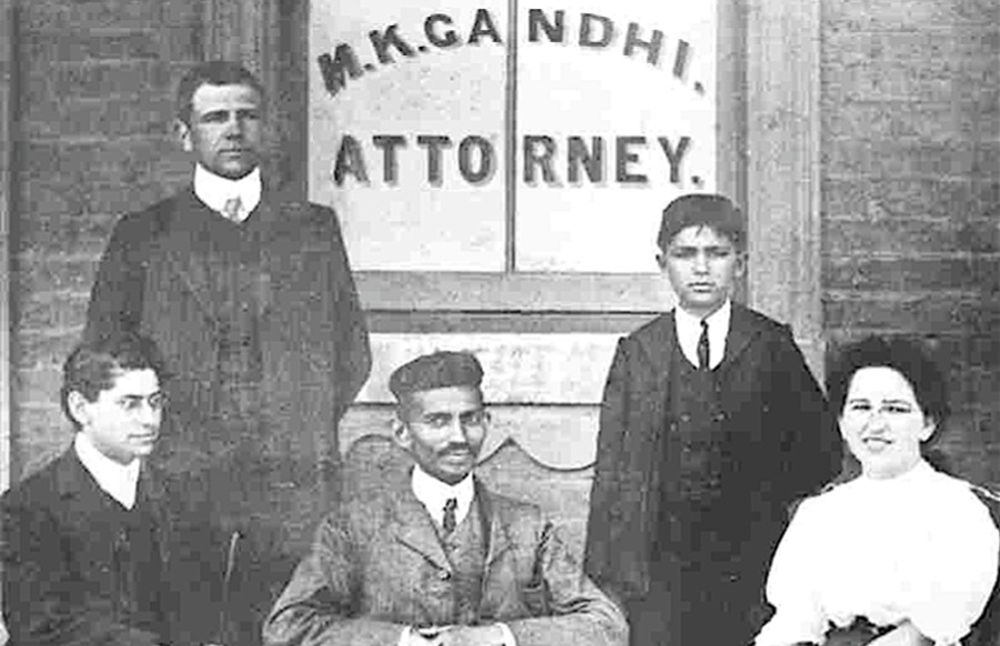 La resistenza passiva dell’avvocato Gandhi