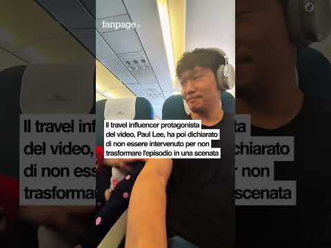 Bimbo prende a calci il vicino di posto e la madre ride: il video virale riapre la discussione sull’