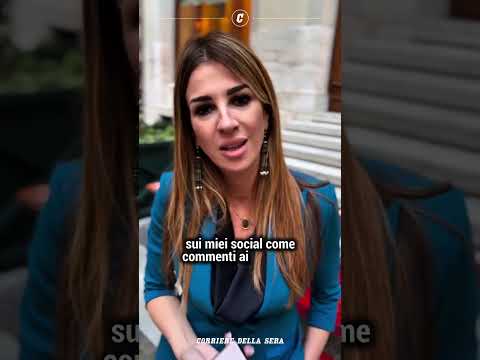 «Vai a cucinare», la sottosegretaria Siracusano mostra gli insulti sessisti che riceve sui social