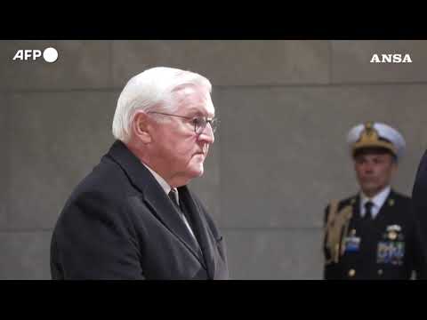 Mattarella alla Neue Wache di Berlino con Steinmeier e Merz