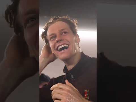 Jannik Sinner: Dalla Freddezza al Calore della Vittoria, Festeggiamenti Sfrenati dopo il Trionfo