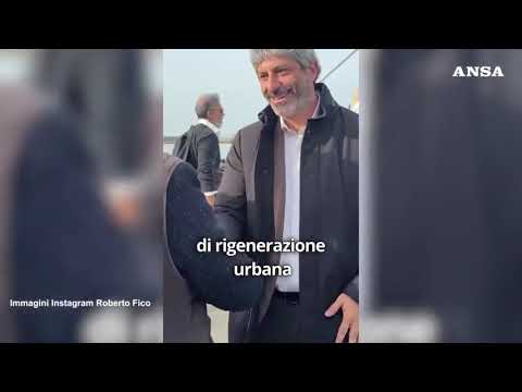 Comizio dal gozzo delle polemiche per Roberto Fico