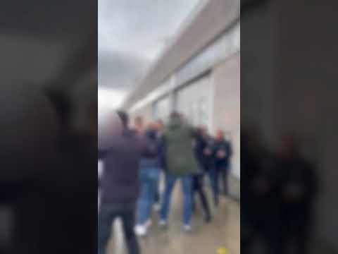 Scontri a Prato: Aggressione a Poliziotti della Digos da Parte di Gruppo di Cittadini Cinesi dura
