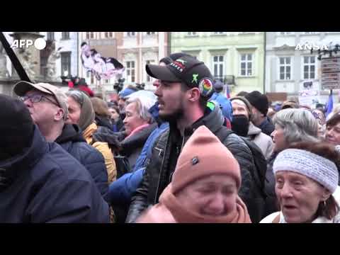 Praga, in piazza contro Babis nell’anniversario della Rivoluzione di velluto