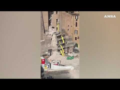 Roma, crollo Torre dei Conti: le operazioni di soccorso e messa in sicurezza