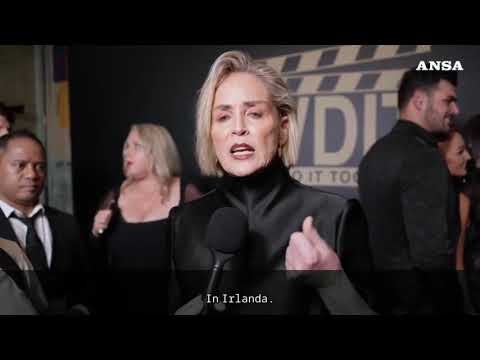 Sharon Stone sul tappeto rosso del gala ‘We Do It Together’