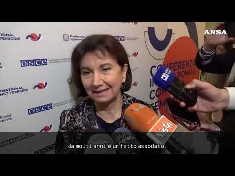 Roccella: “Non c’e’ legame tra educazione sessuale e calo delle violenze”