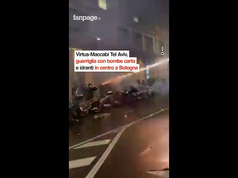 Virtus-Maccabi Tel Aviv, guerriglia con bombe carta e idranti in centro a Bologna