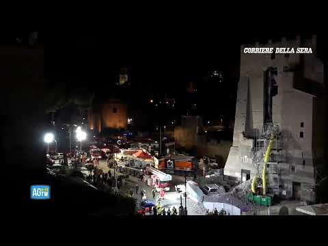La diretta video dopo il crollo della Torre dei Conti a Roma