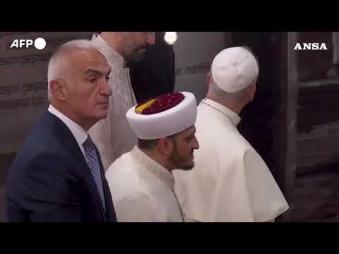 Il Papa visita la Moschea Blu e incontra i capi delle Chiese cristiane