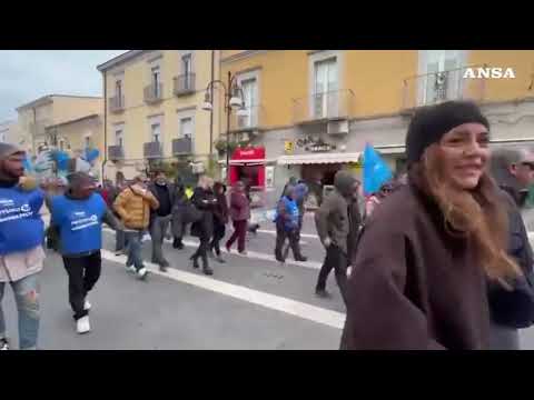 Stellantis, mille lavoratori in corteo a Termoli