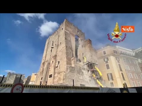 Crollo Torre dei Conti, ecco la squadra dei Vigili de Fuoco impiegata nei soccorsi ai Fori…