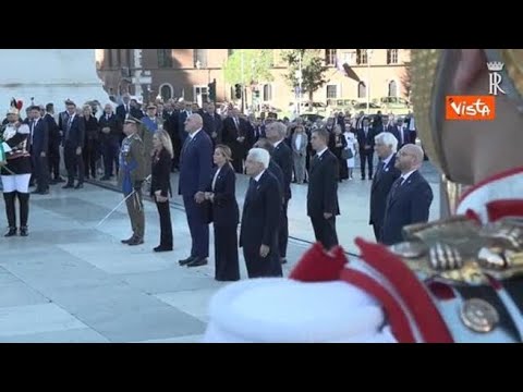 4 Novembre, Meloni canta Inno di Mameli a cerimonia all’Altare della Patria per Festa Forze…