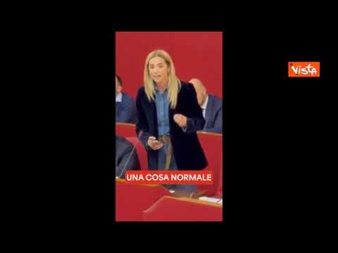 Silvia Salis in consiglio comunale legge gli insulti sessisti che riceve ogni giorno sui social