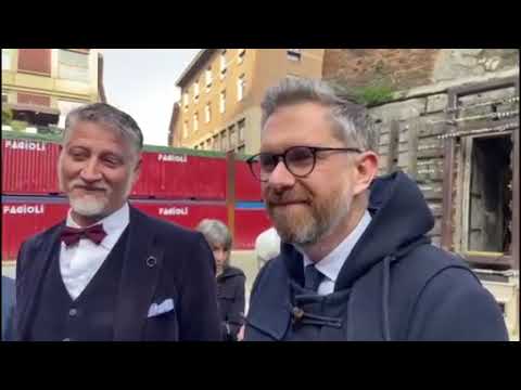 Il ministro Giuli in visita a Bologna: il sopralluogo alla torre Garisenda con il sindaco