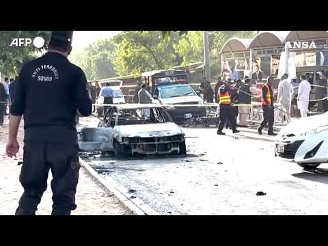 Pakistan, attacco suicida a Islamabad: almeno 12 morti