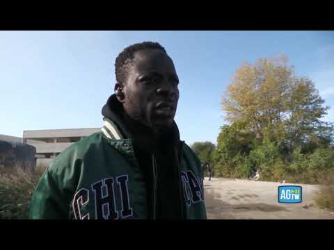 Le storie degli occupanti abusivi dello stabile di Tor Sapienza: «Qui da quattro anni. Per un…