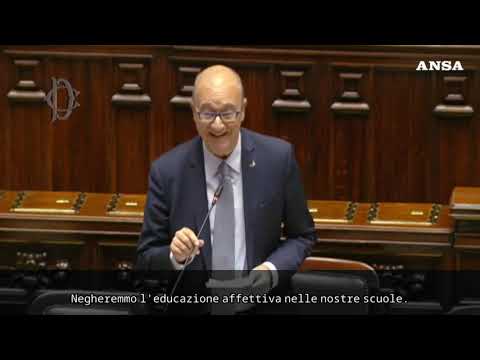 Femminicidi, Valditara difende il Ddl: “Dette falsita’, vergogna”. Ed e’ bagarre