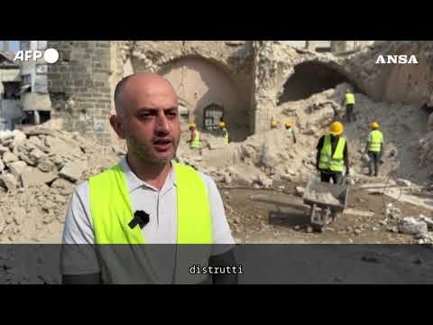 Gaza, gli abitanti iniziano a restaurare la fortezza storica danneggiata dalla guerra