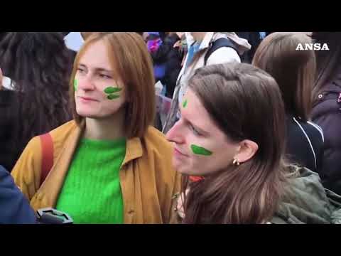 A Torino studenti in piazza, ‘oggi una spallata al governo’