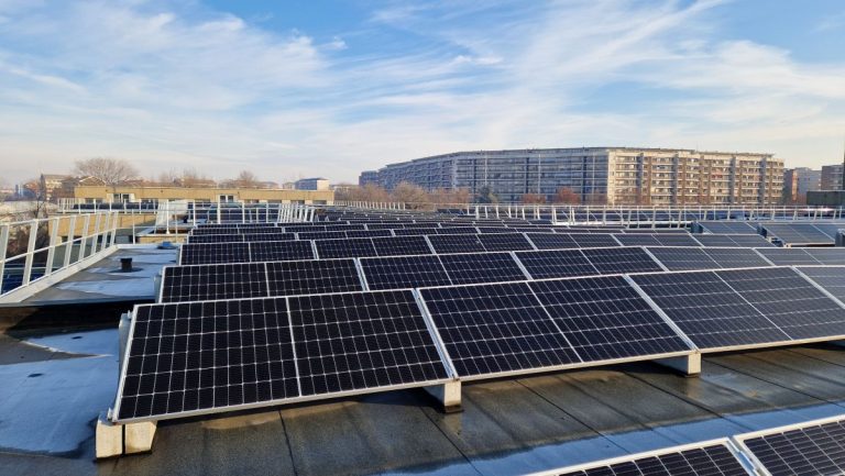 Torino, la città dove la posta viaggia a energia pulita