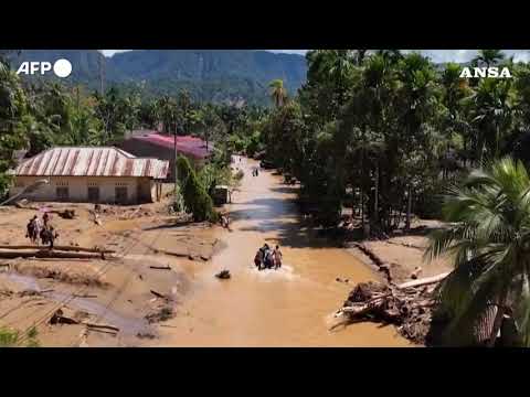 Alluvioni in Indonesia, Sumatra travolta da frane e inondazioni