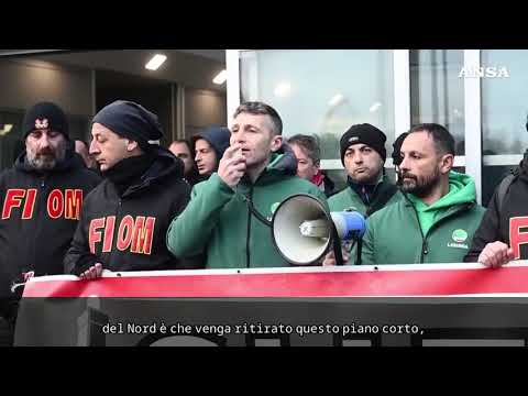 Ex Ilva, i lavoratori di Genova Cornigliano tornano in piazza