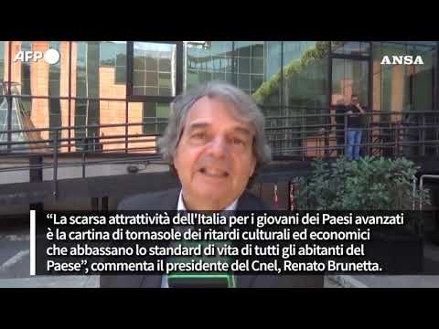 E’ allarme giovani: in un anno via in 78 mila