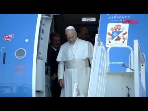 Libano, Papa Leone XIV è arrivato a Beirut: le immagini dall’aeroporto
