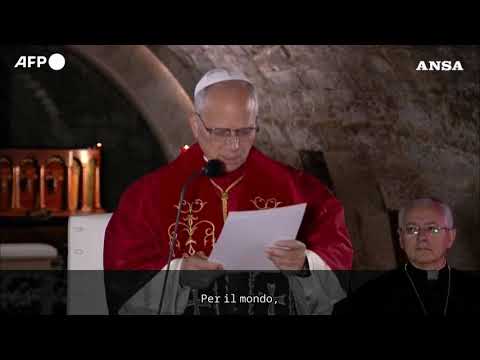 Il Papa alla tomba di San Charbel, il Padre Pio del Libano