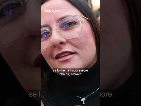 Fan in delirio per il firmacopie di Geolier