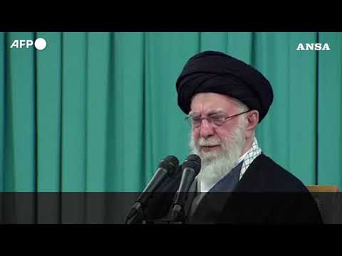 Khamenei: “Spezzeremo la schiena ai sediziosi. Fra loro c’e’ anche Trump”