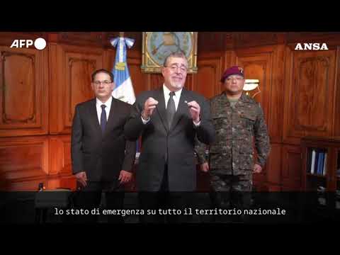 Guatemala, il presidente dichiara lo stato di emergenza dopo l’uccisione di otto poliziotti