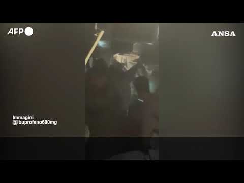 Incidente ferroviario in Spagna: le immagini dell’evacuazione dopo il deragliamento